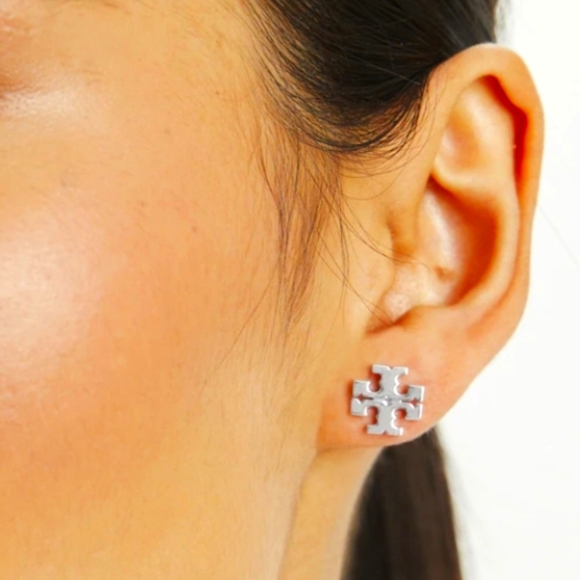 Tory Burch Jewelry - NEW Tory Burch Silver Kira Stud Earrings